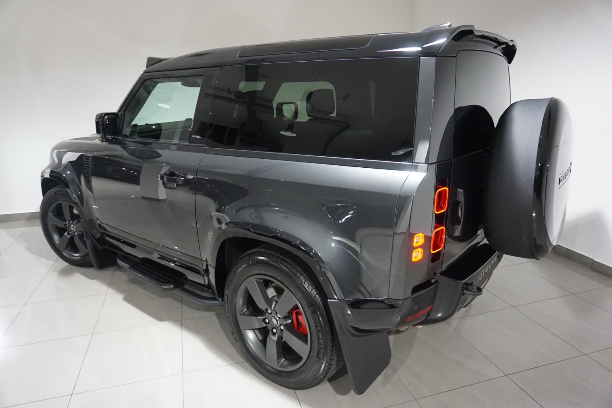 Land Rover Defender 90 3.0 D300 MHEV X-Dynamic HSE Hard Top SUV Auto 4WD SWB Euro 6 (s/s) 3dr